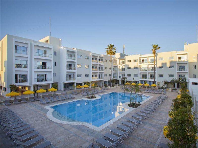 Hotel Mayfair Gardens à Paphos Extérieur photo