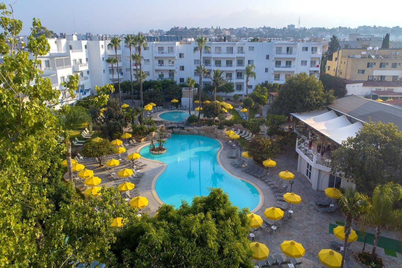 Hotel Mayfair Gardens à Paphos Extérieur photo